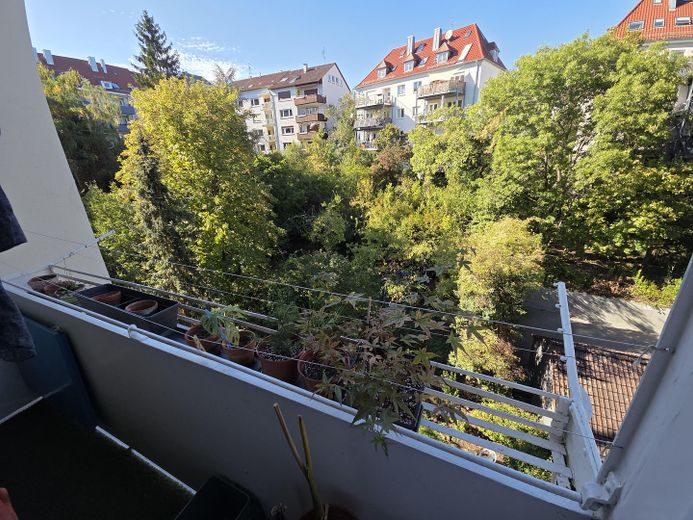 3-Zimmer Etagenwohung 1.550€ zur Miete im Stuttgarter Westen – Blick vom Balkon