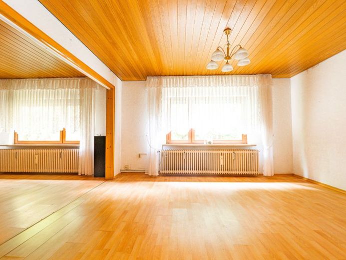 Viel Platz, zwei Gebäude, viele Möglichkeiten – Wohnen mit außergewöhnlichem Potenzial! – फोटो 1