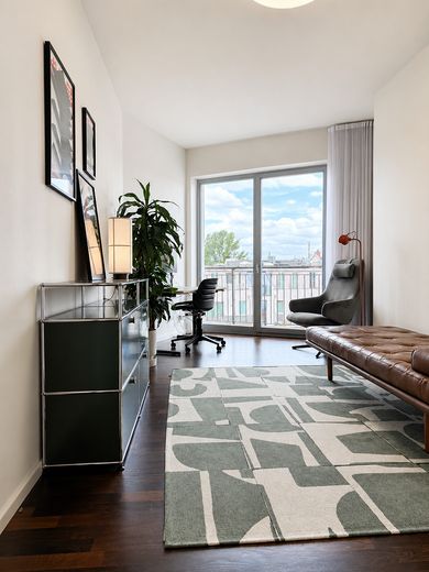 Ein besonderer Rückzugsort am Rosa-Luxemburg-Platz in Berlin Mitte – Schlafzimmer 2 oder Büro