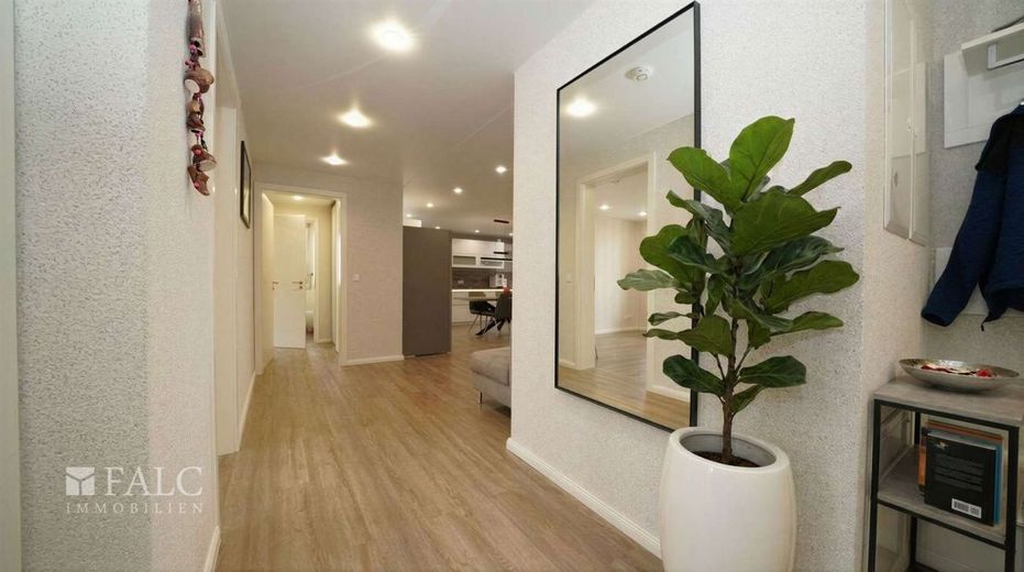 Ihr neues Zuhause in Öhringen - FALC Immobilien Heilbronn – Einladender Eingangsbereich