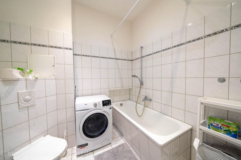 Bad mit Badewanne