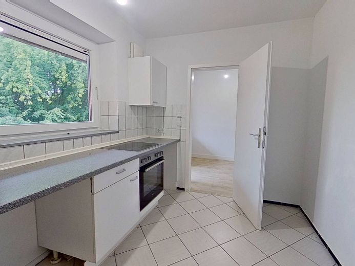 Apartamento de 3 habitaciones con distribución inteligente, cocina equipada, BALCÓN y bañera – Ansicht I: Küche