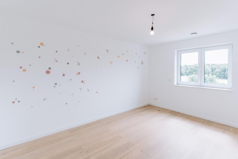 Hochwertige DHH mit Südgarten, PV, Wohnraumlüftung, 2 Wallboxen & ausgebautem Dachgeschoss – Kinderzimmer 2