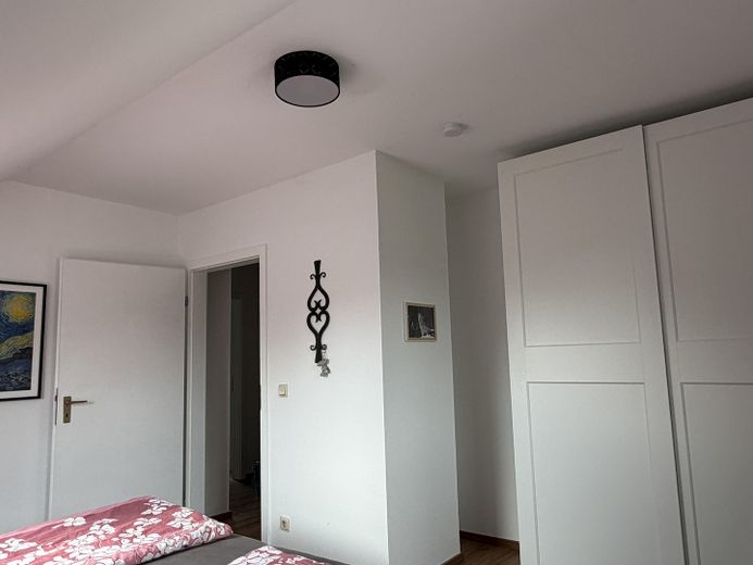 Provisionsfrei in die Zukunft! EFH mit Wärmepumpe und PV nahe Wald und Wasser – Schlafzimmer OG