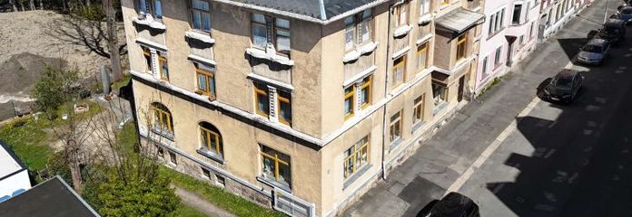 12,25% de rentabilidad - Edificio residencial con 9 viviendas y 5 garajes en Falkenstein
