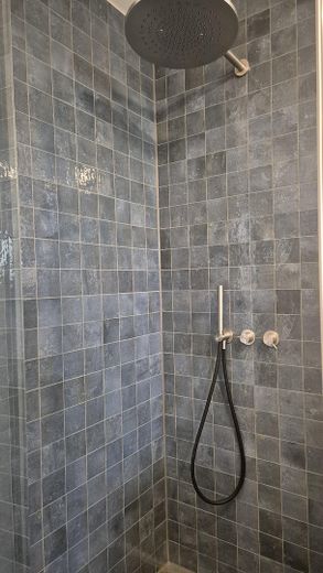 Möblierte Erdgeschosswohnung in ruhiger Lage - München Forstenried – Dusche