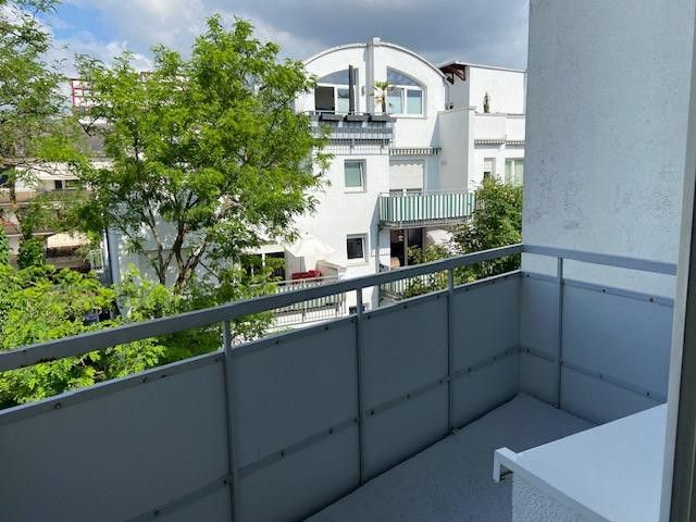 Francoforte Niederrad: Bellissimo appartamento di 2 locali con balcone – Balkon