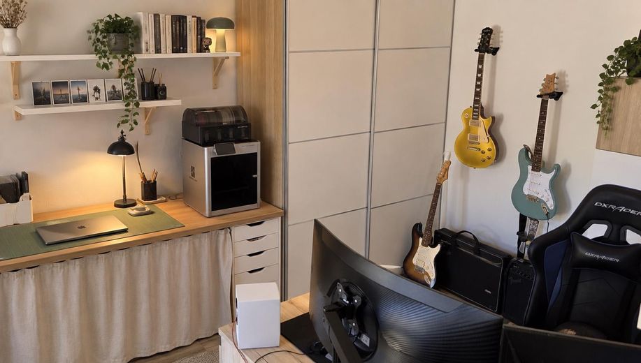 Piso muy moderno y luminoso con balcón y cocina amueblada en Troisdorf, Müllekoven – Arbeitszimmer