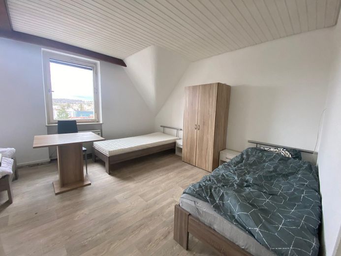 Renovierungsbedürftiges Zweifamilienhaus in Pforzheim – Foto 3