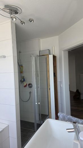 Moderne, helle 3-Zi-Wohnung mit Balkon/Keller/Stellplatz – Foto 7