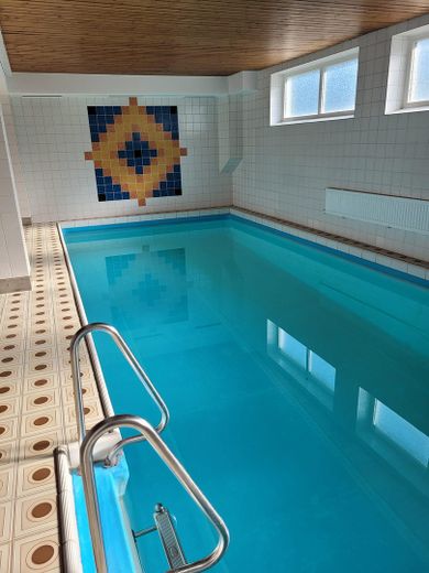 شقة من غرفتين للإيجار لشخص واحد في كونيغسبرون – Pool