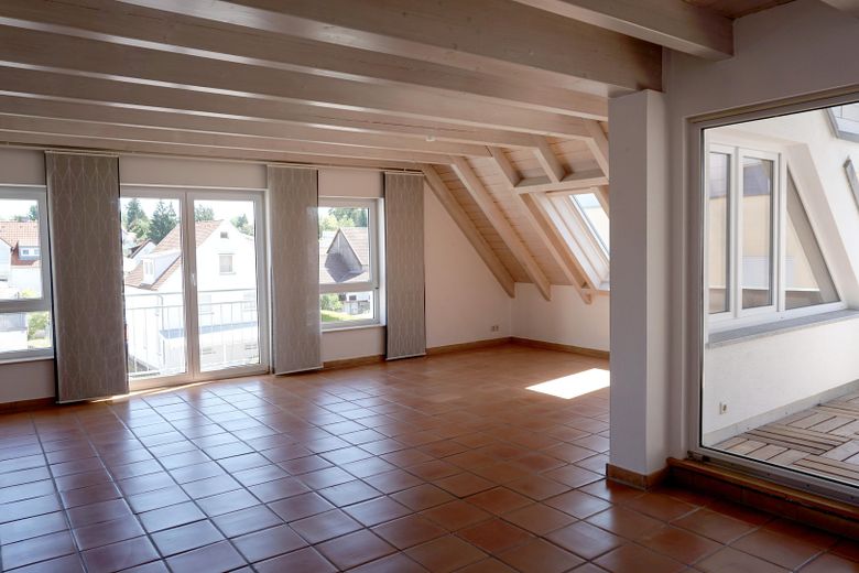 Affascinante appartamento duplex con splendido balcone a Leutkirch im Allgäu – Wohn-/Essbereich 1.OG