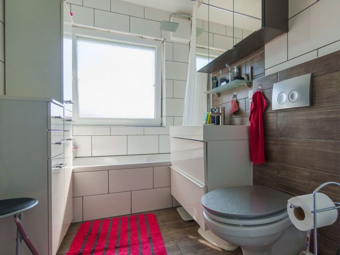 MURRHARDT: Tip Top renovierte 3 Zi-Wohnung - schöne Einbauküche - Balkon. – Bild 15