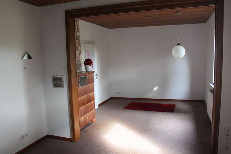 Graziosa casa unifamiliare in zona tranquilla – WOHNZIMMER