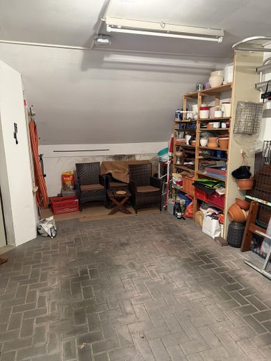 Migliore posizione alla periferia della città, una casa sorprendente, materiali pregiati incorporati – Foto 3