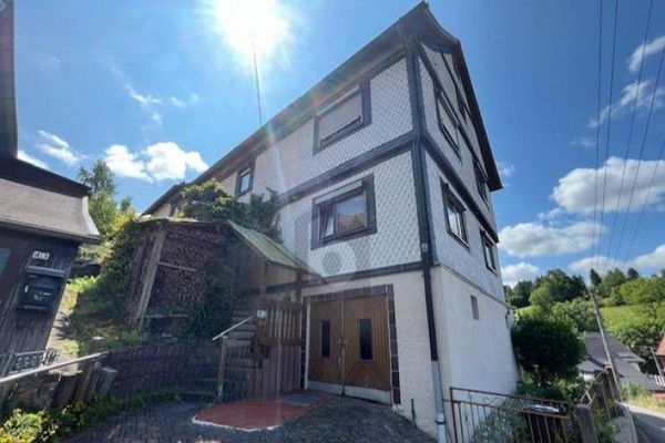 IDILLIO FAMILIARE CON IMPIANTO SOLARE E PARADISO DEL GIARDINO