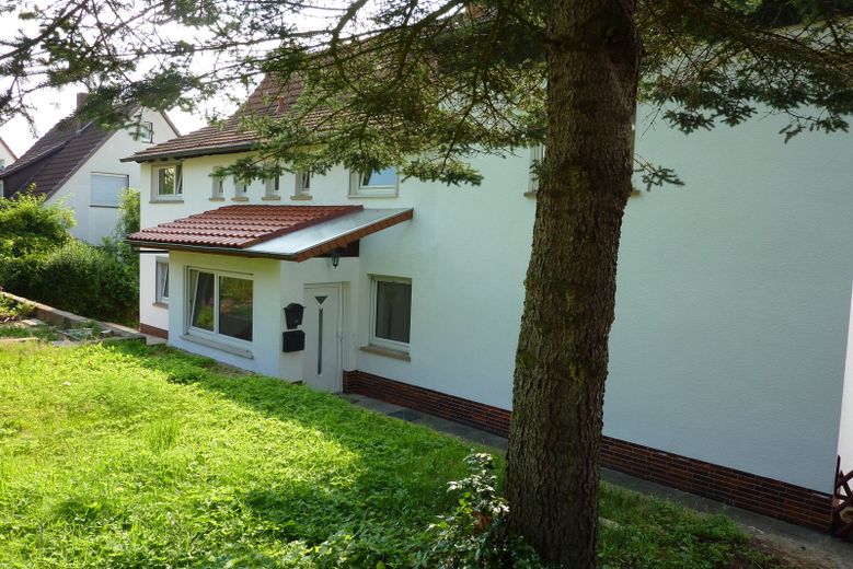 Niederaula, 4 ZKB, DG,110m² + Balkon+Garten – 07ea9d20aac2c28f054110b1aa30975a.jpg