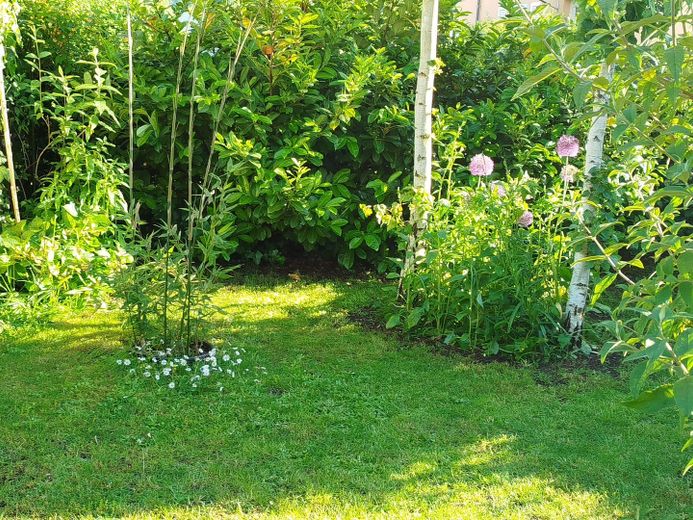 हावेल नदी के पास शांत बस्ती में परिवार-अनुकूल आधुनिक अर्ध-पृथक घर – Garten hinterer Bereich
