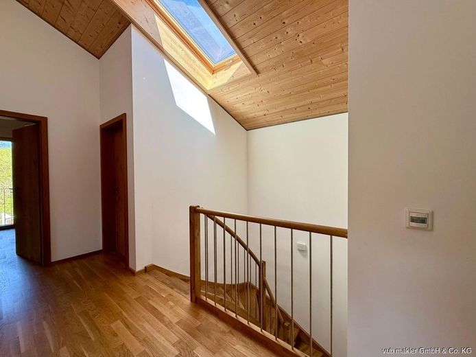 Exklusives, neuwertiges Einfamilienhaus in Hof mit  Südwest-Terrasse, Garagenanlage und Sauna – VUB0002352-8