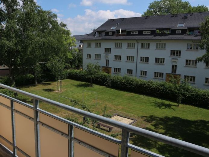 Wohnen am Heimgarten im 2.OG / große Küche / Bad mit Wanne - frei ab 1.10.26 – Foto 1