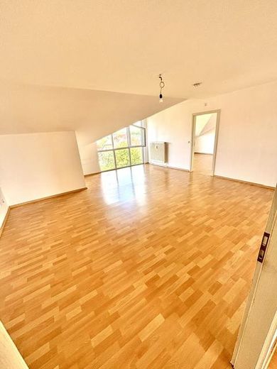 Traumhaft sanierte 3-Zimmer-Wohnung in Rethen (89 m² | Erstbezug | Einbauküche & Stellplatz) – Wohnzimmer