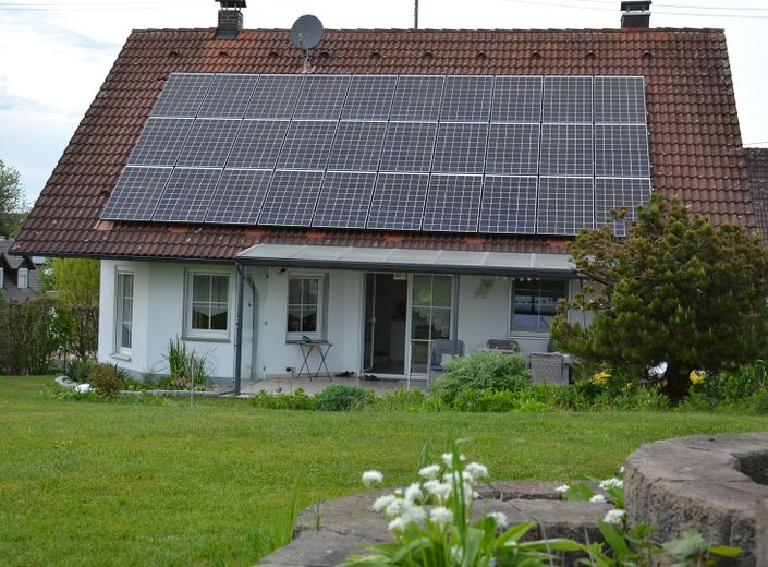 Komfortables Einfamilienhaus mit gepflegtem Garten in ruhiger, unverbaubarer Lage – von Süden