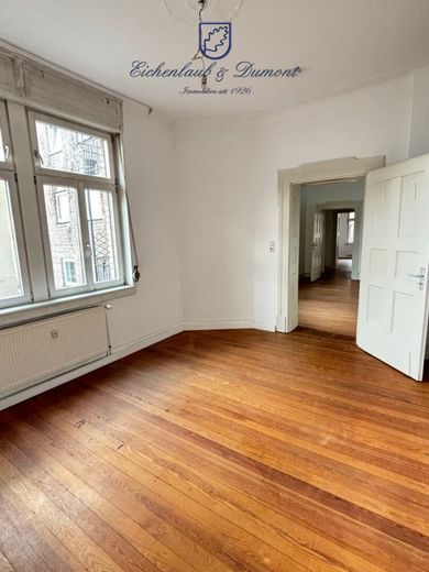 Gepflegte 4-ZKB Altbauwohnung mit Balkon im Regierungsviertel – Ansicht Raum 4