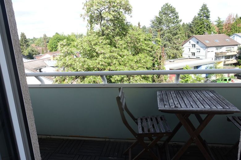 2-Zimmer Eigentumswohnung als Kapitalanlage privat zu verkaufen – Balkon aus Zimmer2