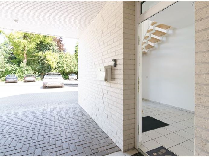 ***Exklusive Maisonette-Wohnung mit Galerie, Kamin und Dachterrasse*** – Foto 1