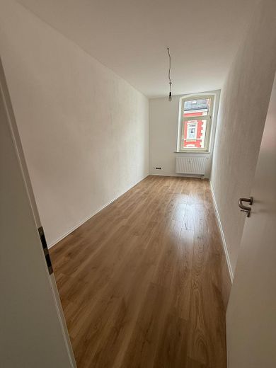 Ihr neues Zuhause in der Innenstadt: 4ZKB, kompl. saniert, mit Einbauküche – Foto 7