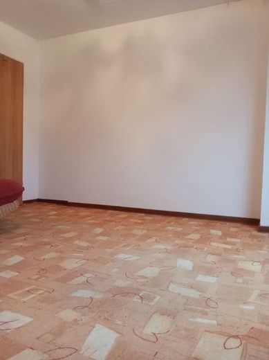 Appartamento mansardato libero a Düsseldorf/ Bilk con vista sulla torre della televisione – Foto 5
