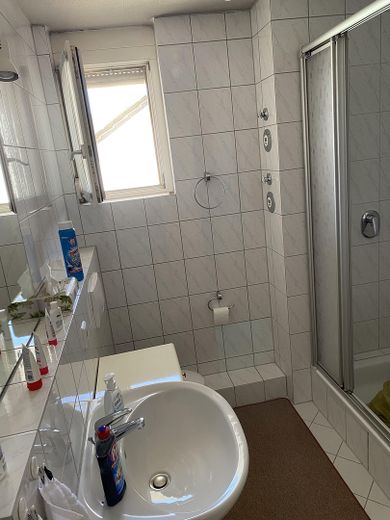 Traumwohnung Dreisamtal – Duschbad