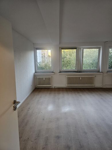Renovierte 3-Zimmer-Wohnung, 90 m², Tageslichtbad und Gäste-WC – Foto 4