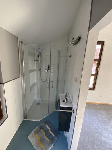 Bad mit Dusche 