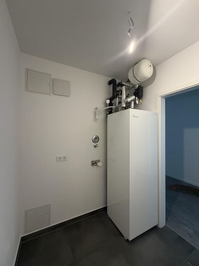 Moderne 4-Zimmer-EG-Wohnung mit überdachter Terrasse, Aufzug & Wärmepumpe – Foto 12