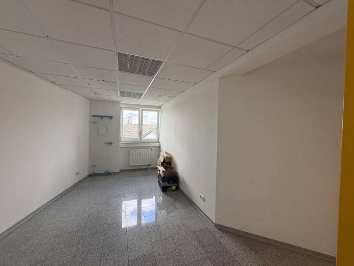 Praxis- und Büroobjekt in zentraler Lage und barrierefreiem Zugang – Foto 11