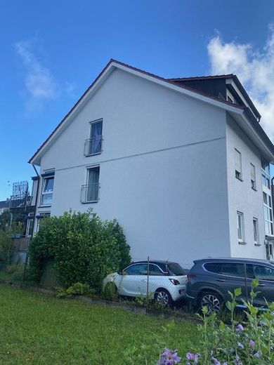 Seitlich mit Stellplatz