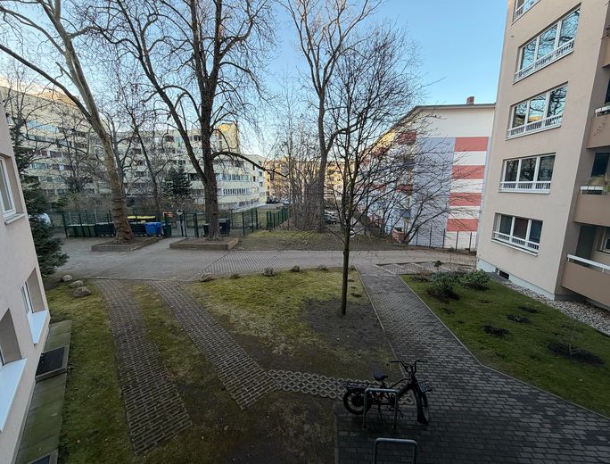 Perfekt geschnittene und zentrale Wohnung in bester Lage – Hof