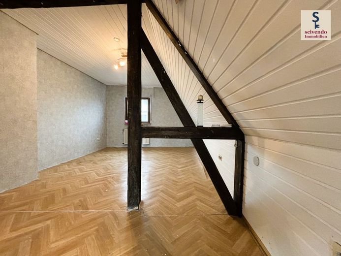 Preiswertes Haus  mit großem Hof &amp; Scheune – Zimmer OG