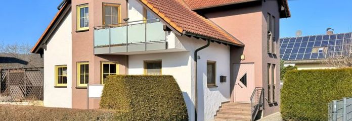 Casa unifamiliare ben curata con appartamento per vacanze, piscina e impianto fotovoltaico
