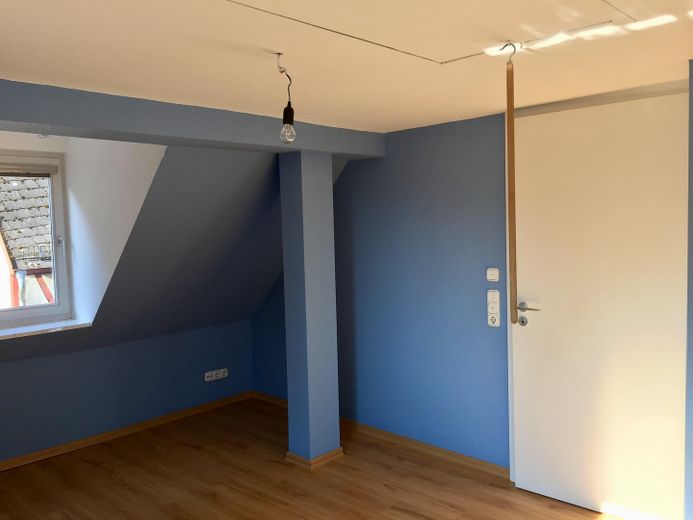 Altstadt-Stadthaus mit Mainblick, Dachterrasse, Mieteinnahmen & Ausbaupotenzial – provisionsfrei – Wohnung 2.OG