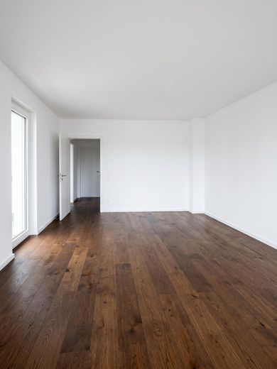 Wyremontowane mieszkanie 3-pokojowe z balkonem, wanną i prysznicem – Zdjęcie 1