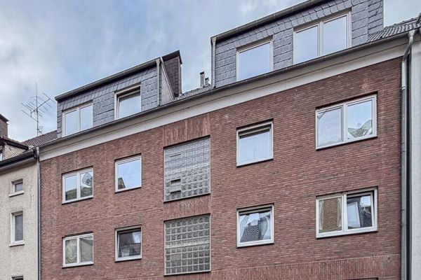 दैनिक जीवन और निजता के बीच – Essen-Steele में दूसरी मंज़िल पर बालकनी वाला अपार्टमेंट