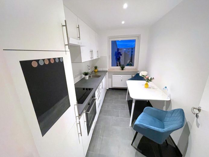 1a Kapitalanlage! Komplett sanierte und möblierte 3 Zimmer Wohnung – Küche