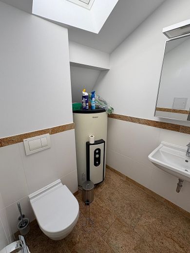 Palacio Kurländer: oficina/despacho de 110 m² con vistas a la Frauenkirche – Gäste WC mit Warmwasserbehälte