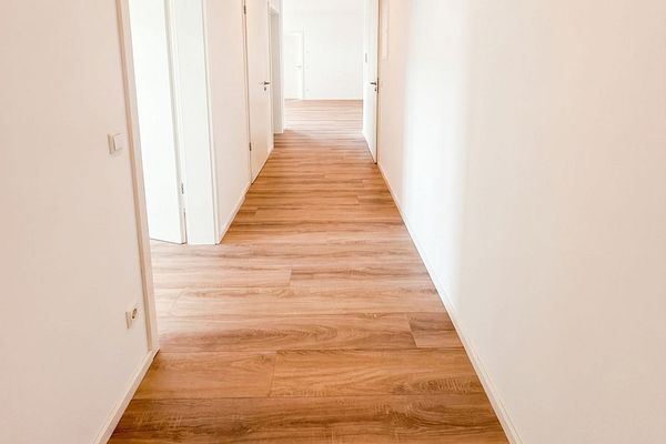 Erstbezug! Neue, helle, barrierefreie 3-Zimmer-EG-Wohnung mit Garten in zentraler Lage in Jockgrim
