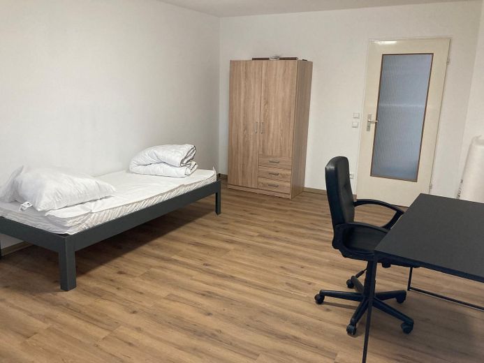 Möblierte WG-Zimmer in Zentrumsnah in Heilbronn/ Balkon & Stellplatz - Erstbezug nach Renovierung – Schlafzimmer