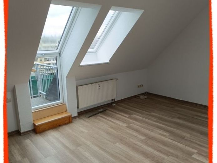 Affittasi appartamento di 3 locali all’ultimo piano con BALCONE a Zwickau-Niederplanitz! – Foto 1