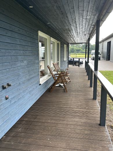 Immobile commerciale 2 capannoni 300 + 450 m² casa unifamiliare 188 m² – Terrasse Südosten