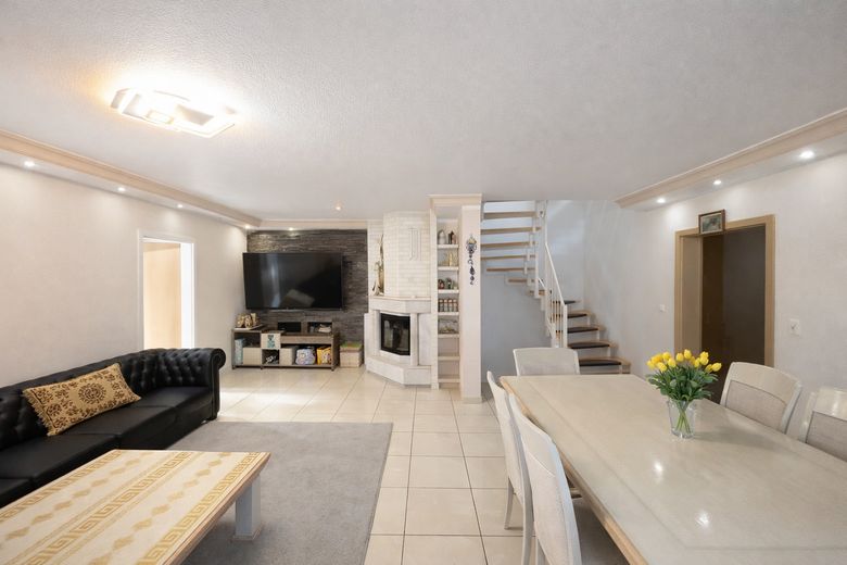 Arrivare. Sentirsi bene. Essere a casa. – Wohnzimmer-Kamin